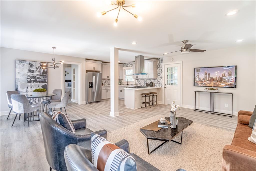 2272 Wallace Drive living area
